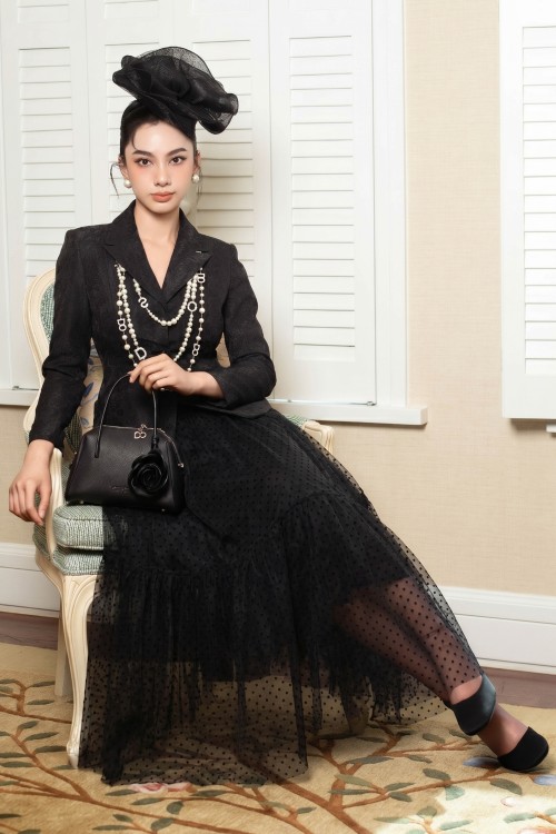 Sixdo Black Long Sleeves Brocade Vest